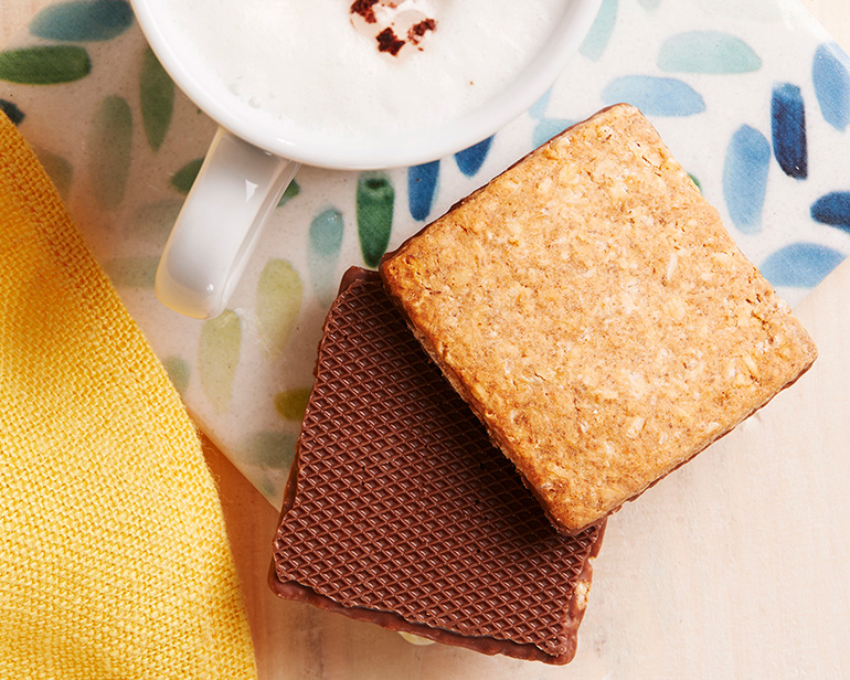 A delicious oat bar coated in smooth milk chocolate or yoghurt